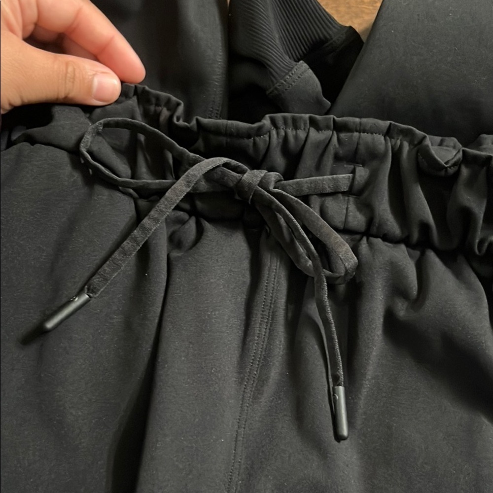 Lululemon women’s Black Jogger Pants - Picture 7 of 7
